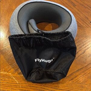 🆕 FlyHugz Gray Travel Neck Pillow & Carrying Pouch